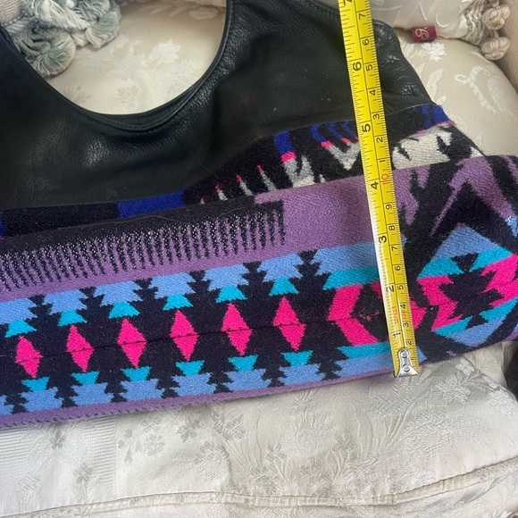 Aztec Black and Tan Leather Handbag - Picture 6 of 9